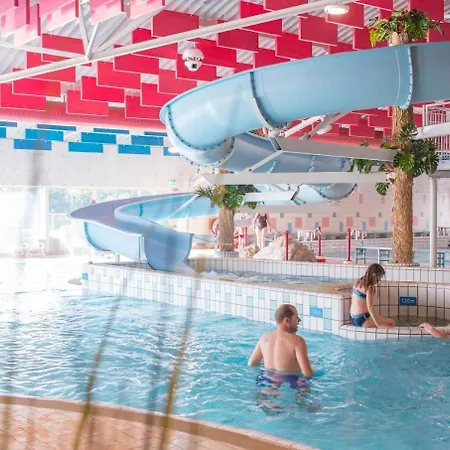 Bosrijke Vakantiewoning 別荘 ロヘム