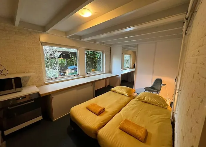 Bosrijke Vakantiewoning 別荘 ロヘム