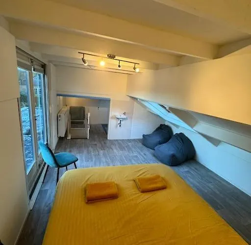 Bosrijke Vakantiewoning ロヘム