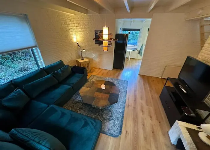 Bosrijke Vakantiewoning 別荘 *