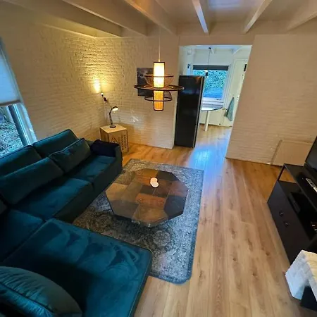 Bosrijke Vakantiewoning Сasa de vacaciones *